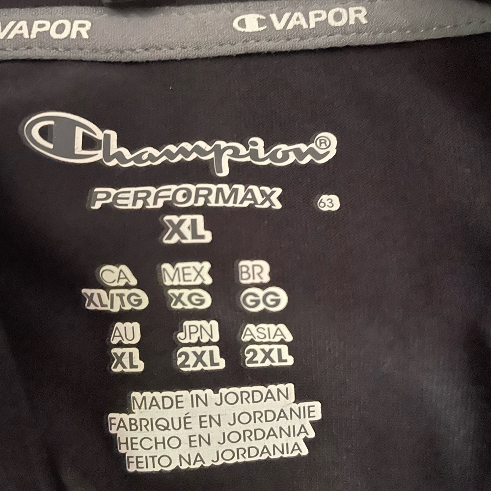 Champion performance pullover - Picture 3 of 3
